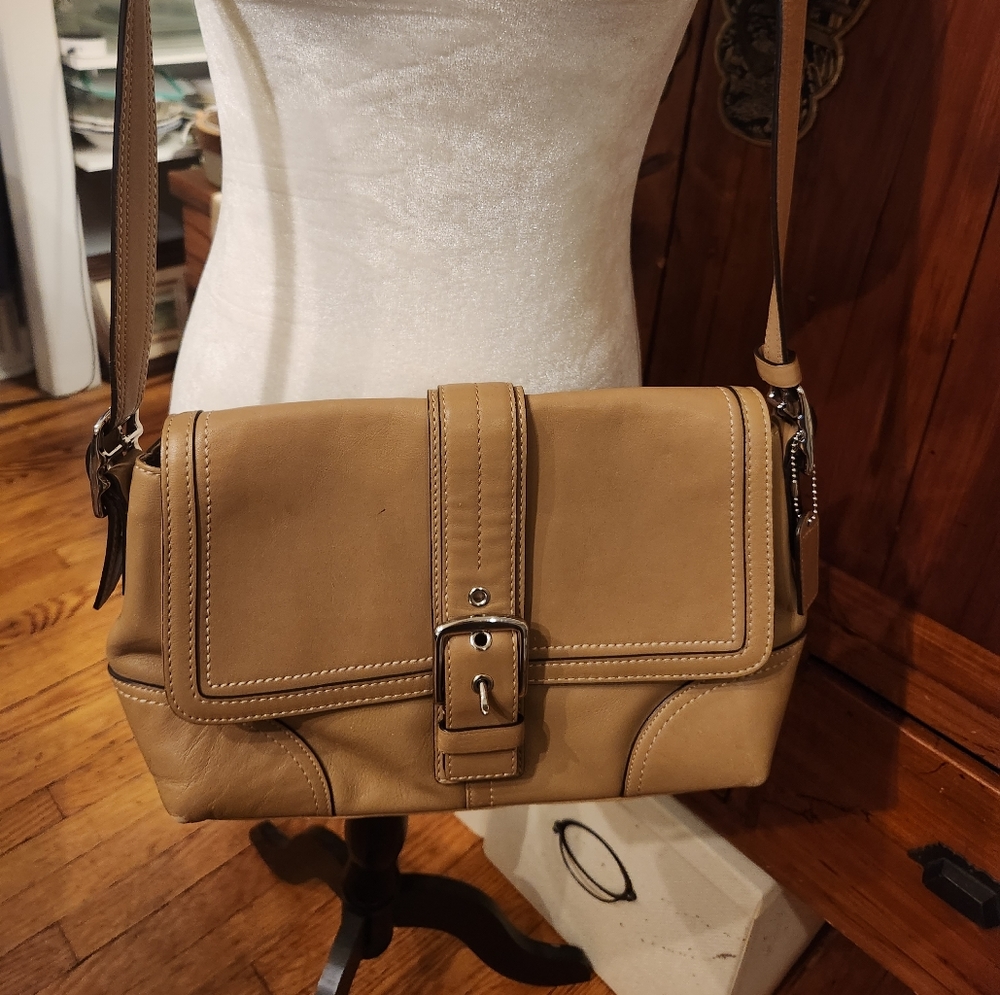 VINTAGE COACH LEATHER CROSS BODY